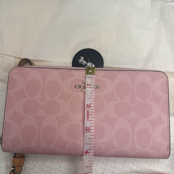 COACH Long Zip Around Wallet In Signature Canvas.
COLOR: GOLD/POWDER PINK 💕 - Picture 6 of 6